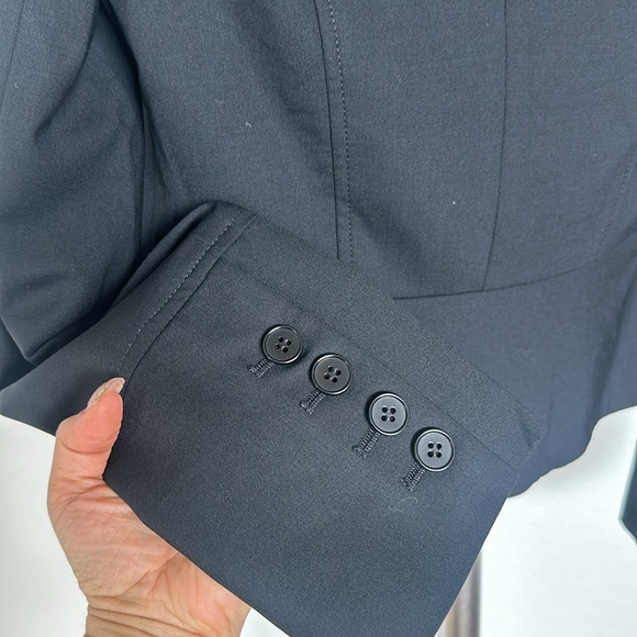 Theory Size 4 Light Jacket with sticking detail button on the sleeves - Picture 3 of 5